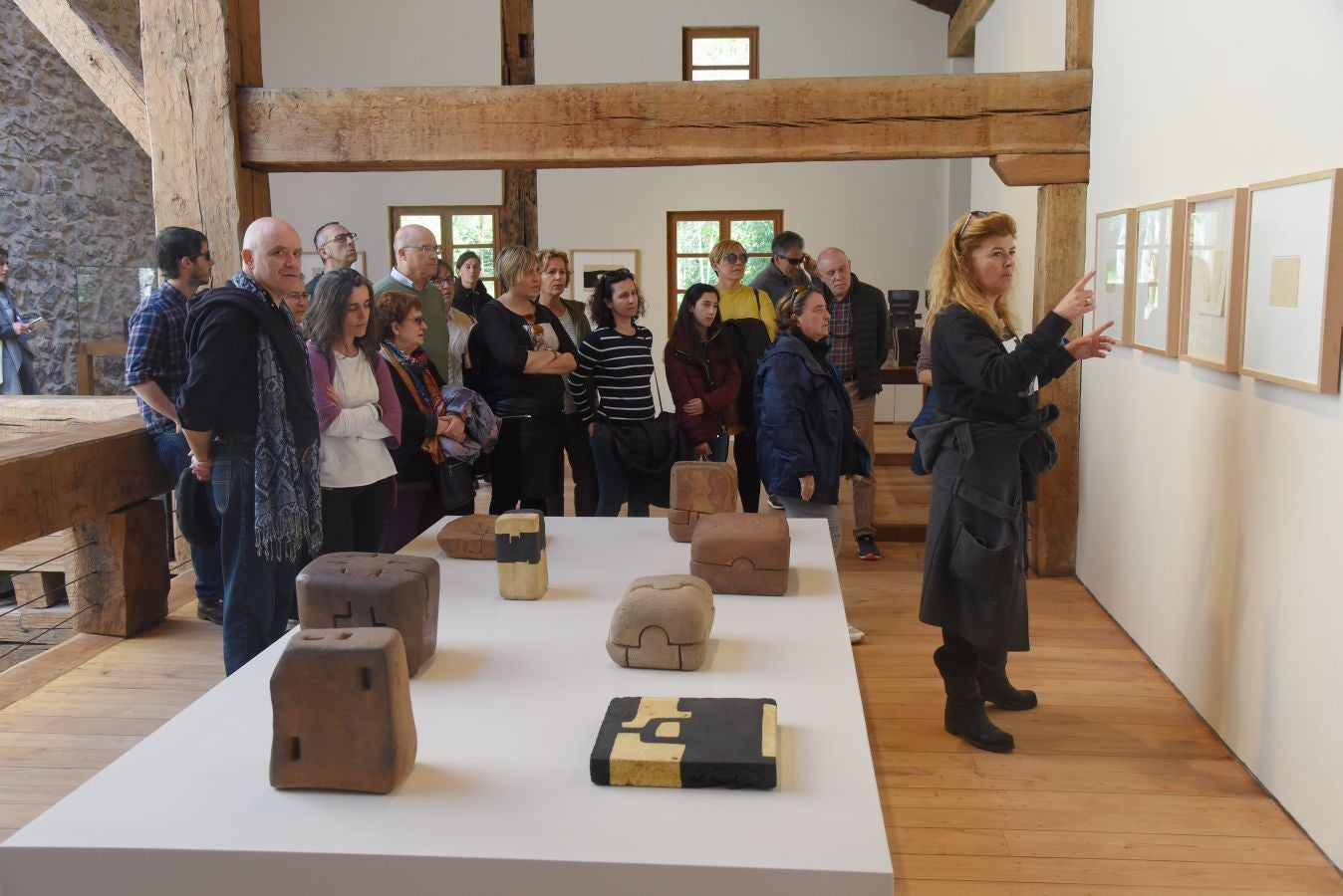 Los primeros visitantes han pasado por el nuevo Chillida Leku y han podido disfrutar, con el mejor tiempo posible, del Museo guipuzcoano.