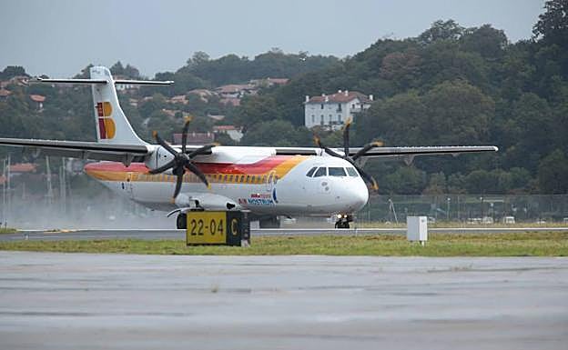 Air Nostrum cancela 8 vuelos en Hondarribia este lunes y el martes por la huelga de pilotos