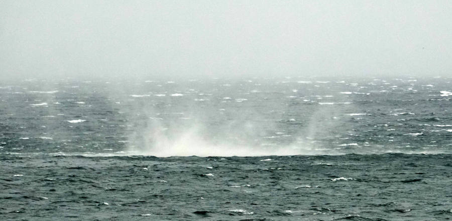 Así se veía la entrada de la galerna en la bahia donostiarra..