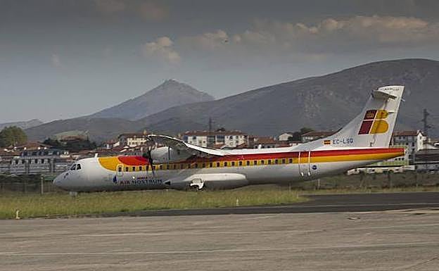 Air Nostrum recupera los vuelos del aeropuerto de Hondarribia cancelados para este miércoles por la huelga de pilotos