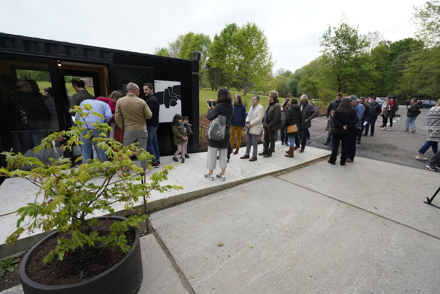 Un goteo incesante de visitantes vuelve a dar vida a Chillida Leku en la  apertura oficial al público  este miércoles