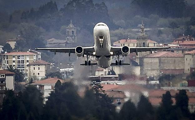 Leves retrasos en el inicio de la huelga de las pasarelas en el aeropuerto de Loiu