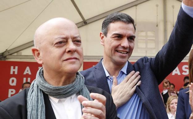 Odón Elorza, junto a Pedro Sánchez ayer en San Sebastián. 