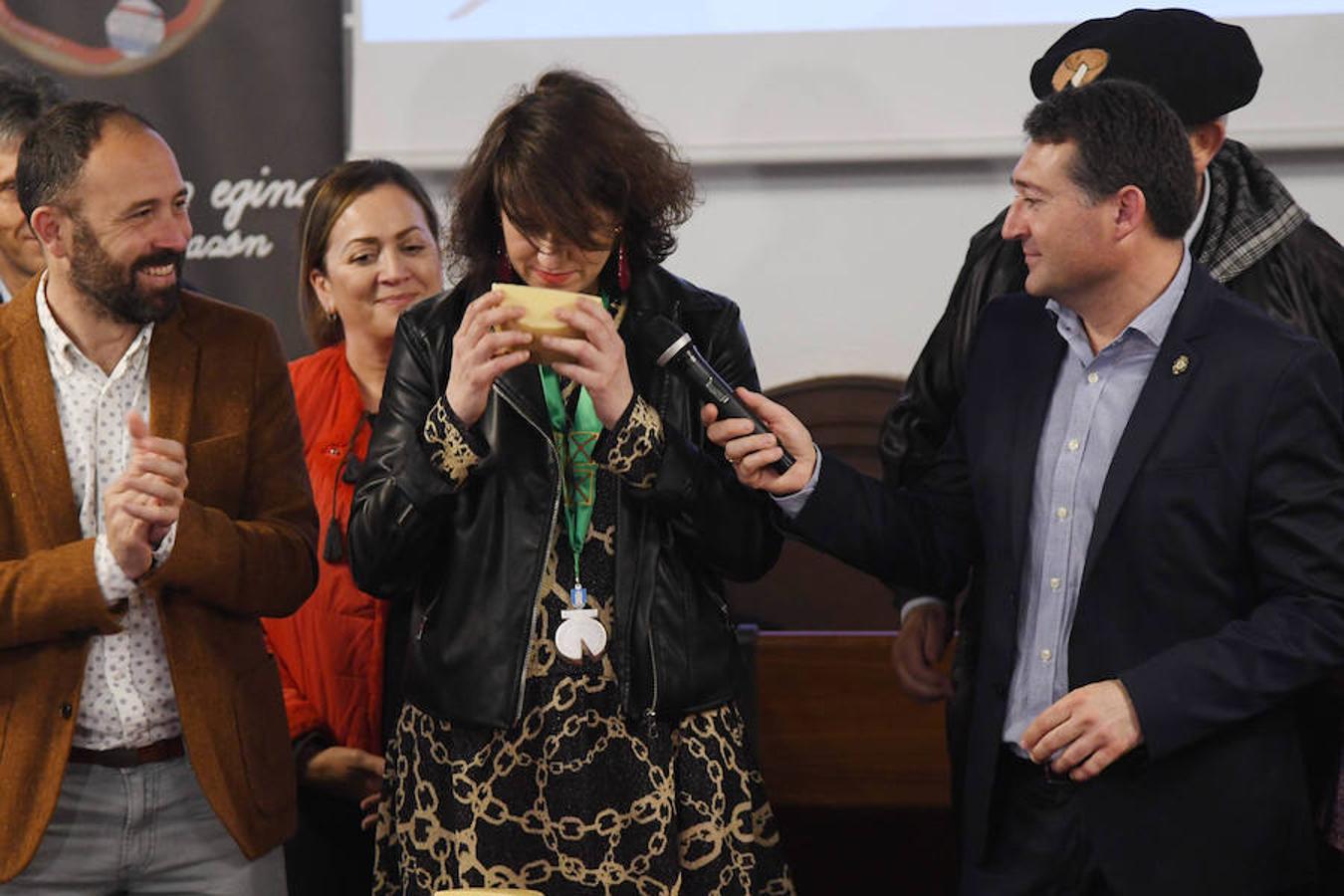 Más de 2.000 ovejas cruza este miércoles por la mañana el casco histórico de Ordizia. Serán protagonistas, como cada miércoles de Pascua, del Artzain Eguna o Día del Pastor en la localidad goierriarra.