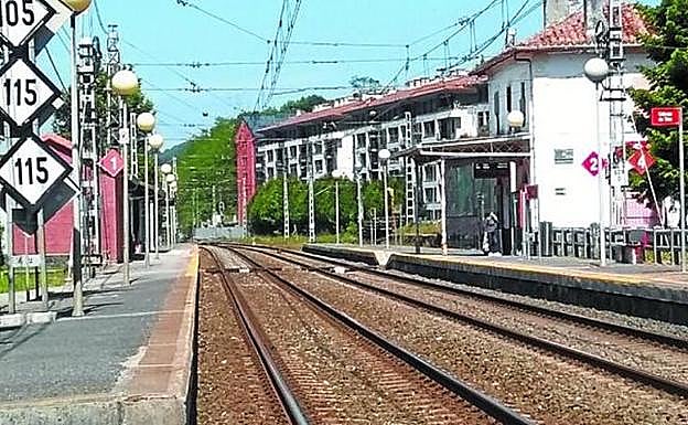 Condenados tres jóvenes por propinar una brutal paliza a un menor en la estación de Andoain