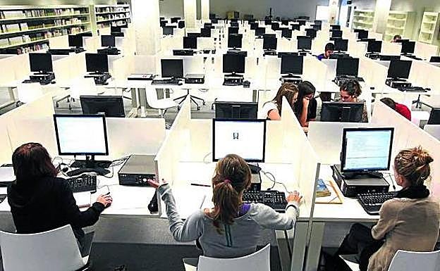 Los alumnos vascos se sitúan entre los que menos abandonan los estudios universitarios