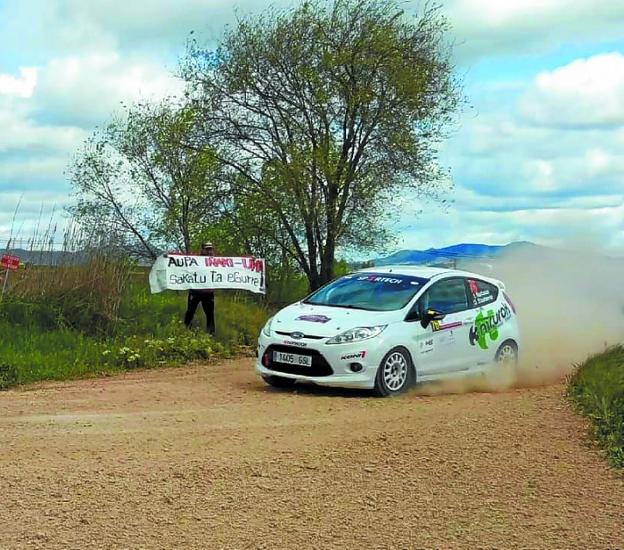 Coche pilotado por Iñaki Narbaiza y Unai Etxeberria. 