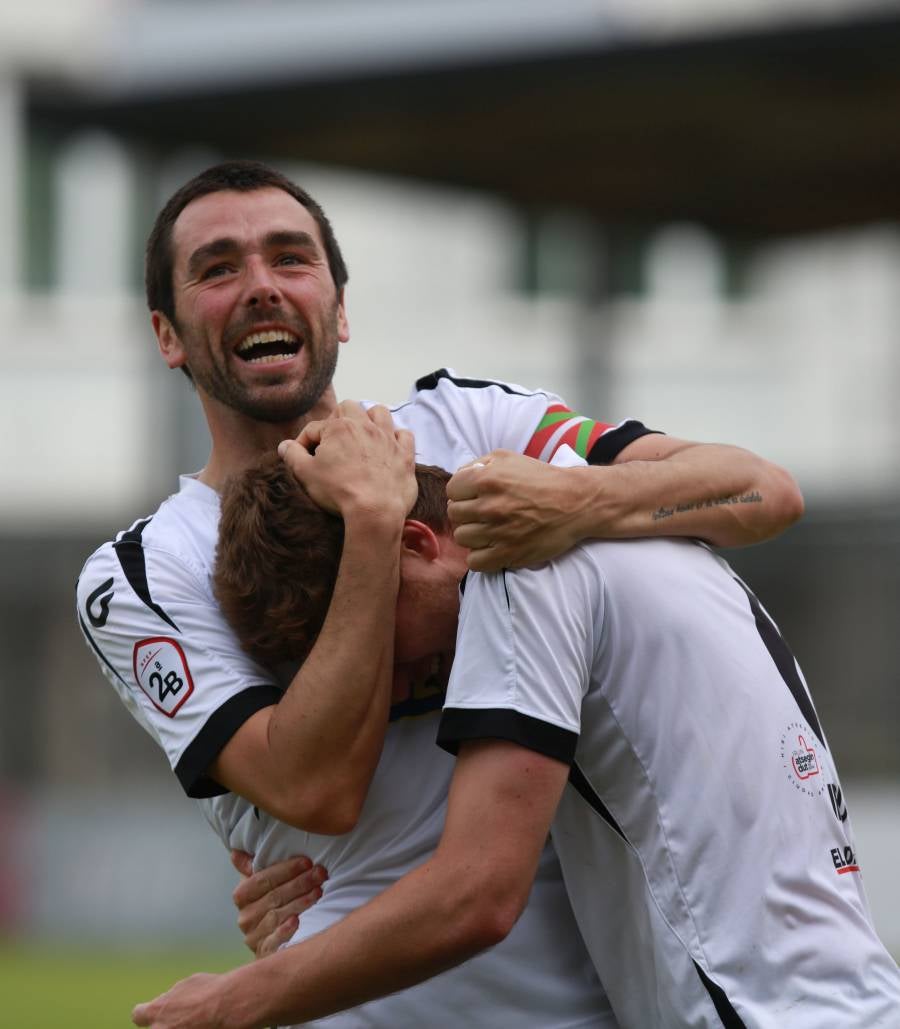 Los irundarras han derrotado por 2-0 al Vitoria en Gal.