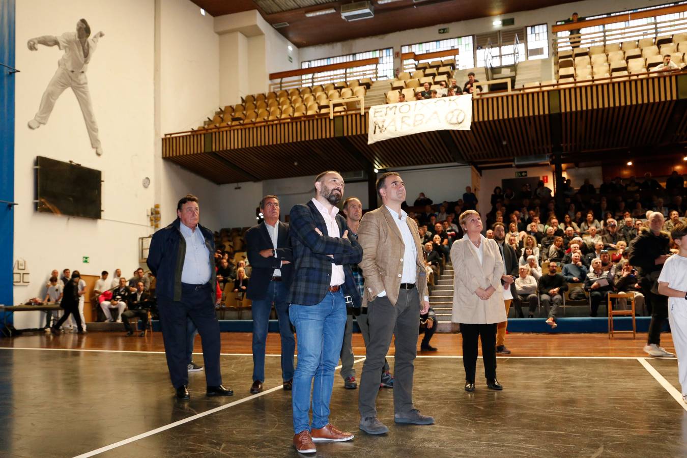 Juan Martínez de Irujo realizó el saque de honor. 