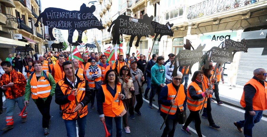 Los cazadores llevan dos meses de huelga en los que se calcula que han dejado de capturar 500 ejemplares