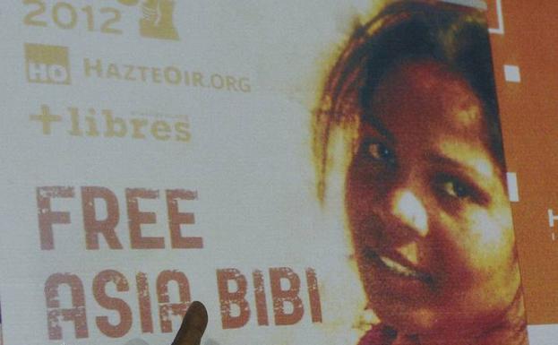 Cartel que pedía la liberación de Asia Bibi.