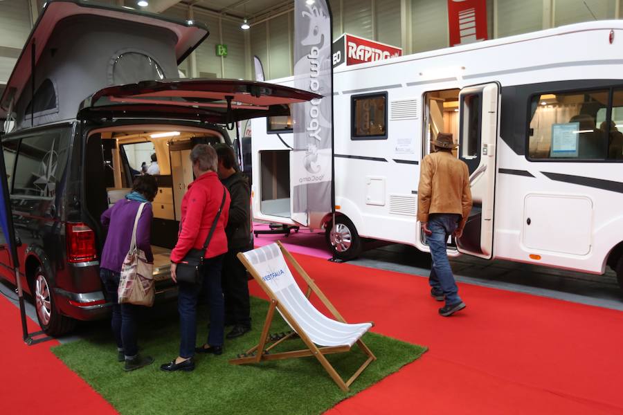 El recinto ferial Ficoba de Irun acoge este fin de semana la feria del caravaning, campers y furgonetas Caravantur 2019 con la participación de una veintena de expositores con productos de 40 marcas diferentes. El evento está coorganizado por Ficoba y EL DIARIO VASCO.