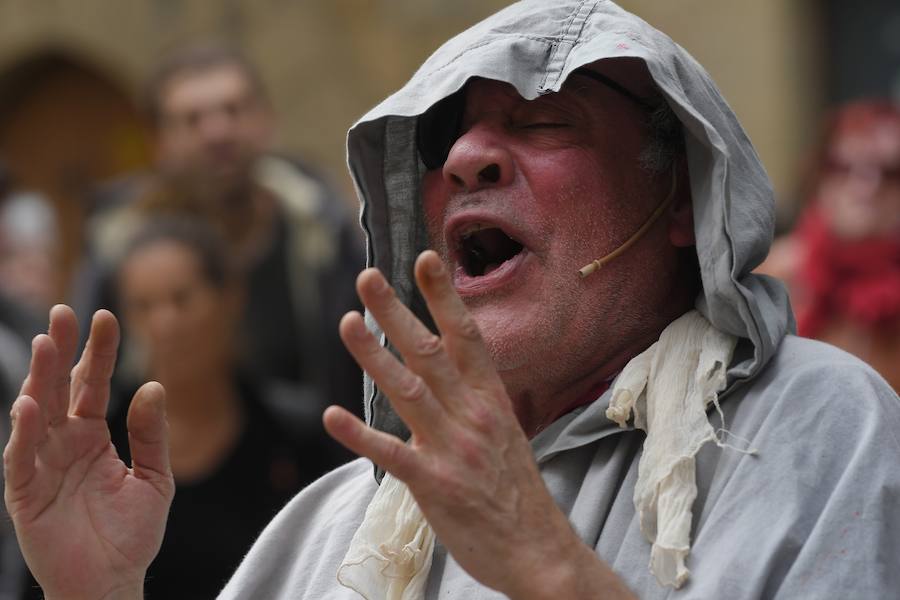 Literaturaren udaberriko plaza bilakatu du, beste behin, Literaturiak gipuzkoar kostaldeko udalerria. 'Maskara' du aurten ardatz jaialdiak, eta kontzeptu horri lotutako 'Zu naiz, ni zara', da leloa; Anjel Lertxundi omendu dute 'Otto Pette' eleberriaren 25. urteurrena ospatzeko. 