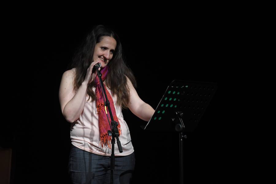 Literaturaren udaberriko plaza bilakatu du, beste behin, Literaturiak gipuzkoar kostaldeko udalerria. 'Maskara' du aurten ardatz jaialdiak, eta kontzeptu horri lotutako 'Zu naiz, ni zara', da leloa; Anjel Lertxundi omendu dute 'Otto Pette' eleberriaren 25. urteurrena ospatzeko. 