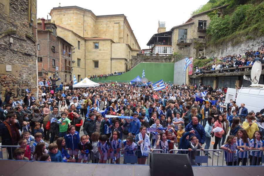 Niños y mayores se han acercado hasta la Trini para vivir la final de la Copa de la Reina 
