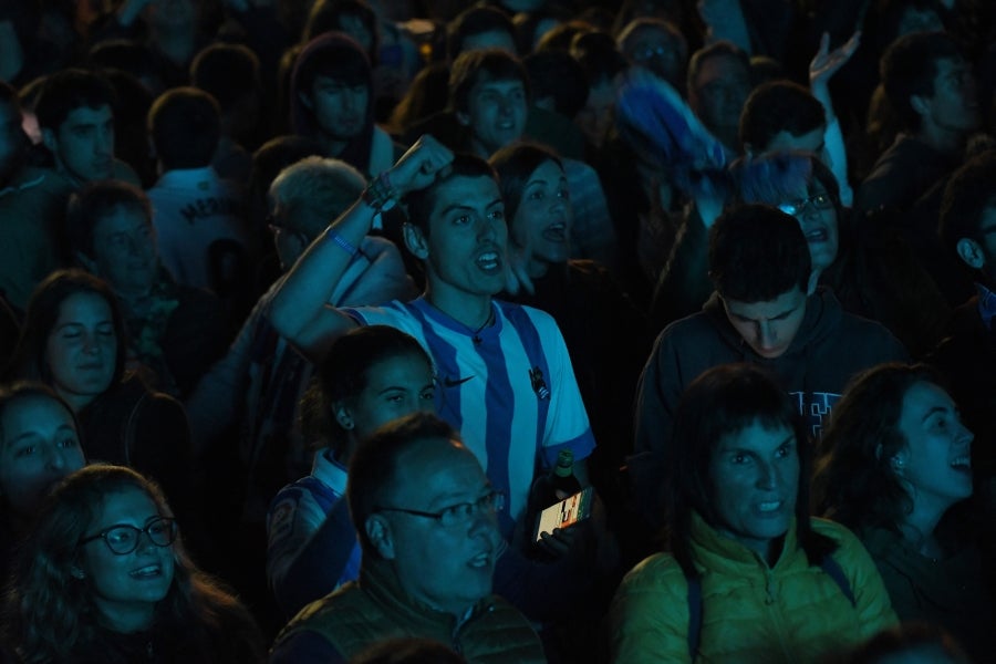 Niños y mayores se han acercado hasta la Trini para vivir la final de la Copa de la Reina 