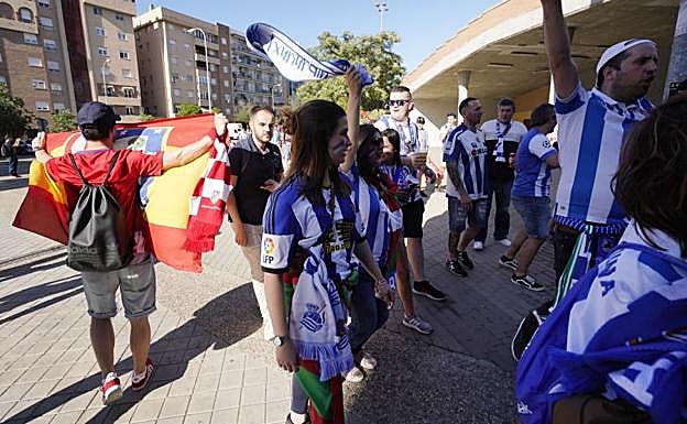 Galería. Llegada de las jugadoras a Granada. 