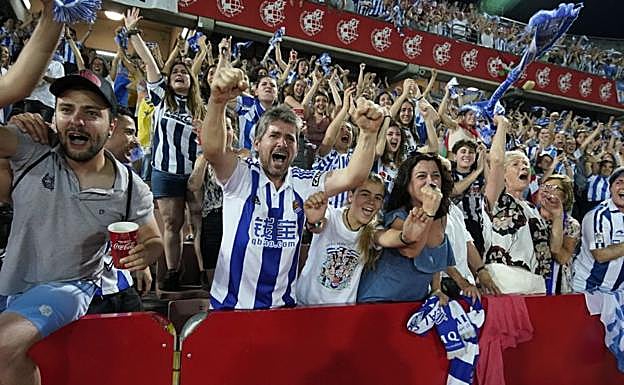La afición se vuelca con las jugadoras de la Real