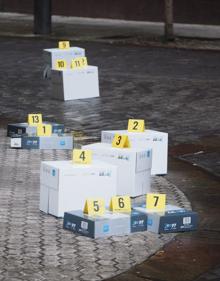 Imagen secundaria 2 - Agentes de la Ertzaintza en la zona en la que se ha producido el ataque. 