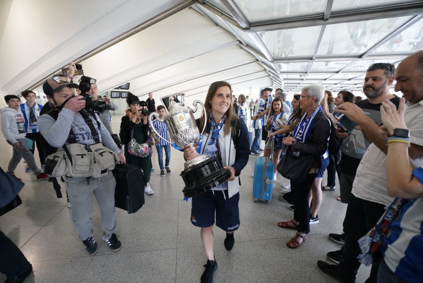 La expedición txuri urdin ha partido esta mañana de Granada dispuesta a celebrar un intenso día de homenajes