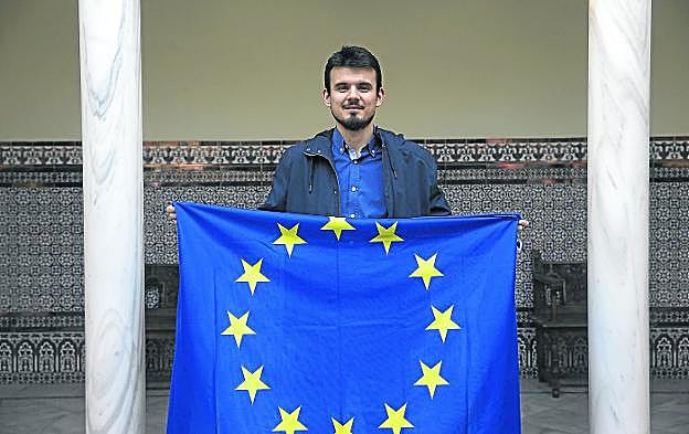 Gonzalo, madrileño y uno de los miembros de la plataforma 'Esta vez voto', tiene 25 años y hace prácticas en una consultora.