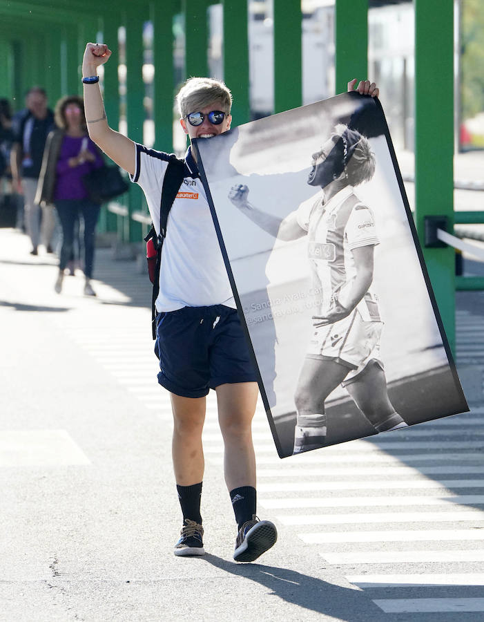 La expedición de la Real Sociedad din disfrutó de la noche nazarí tras lograr la Copa en Los Cármenes