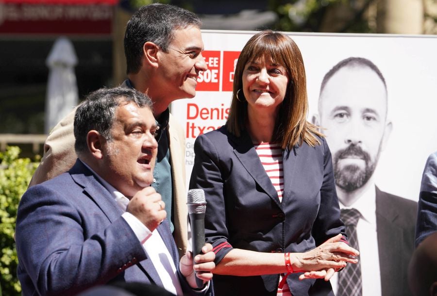 Sánchez ha participado en un acto electoral en San Sebastián junto con los candidatos a diputado general de Gipuzkoa, Denis Itxaso, y a la Alcaldía de la capital guipuzcoana, Ernesto Gasco,