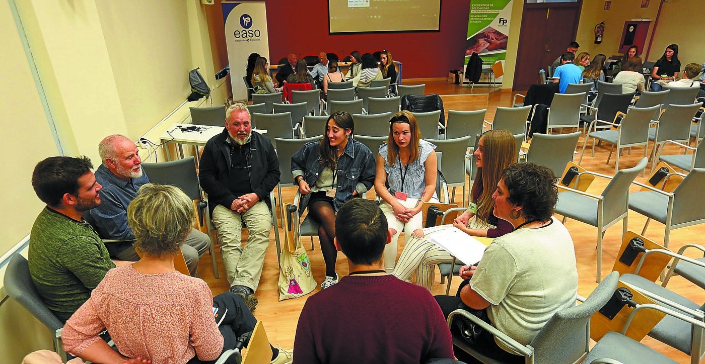 Una de las salas del Politécnico Easo donde ayer trabajaron varios grupos. 