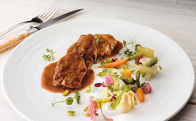 Lengua de ternera en salsa de Martín Berasategui. 