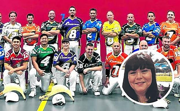 El cuadro de pelotaris del frontón Calder en Miami. En el círculo, un retrato de 'La Primera'.