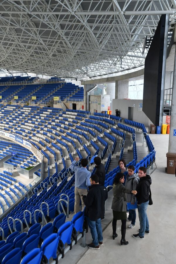 La futura grada familiar va cogiendo forma y los operarios comienzan la construcción del anillo superior de la grada Norte 