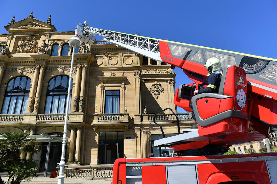 Fotos: Simulacro de incendio en el Teatro Victoria Eugenia