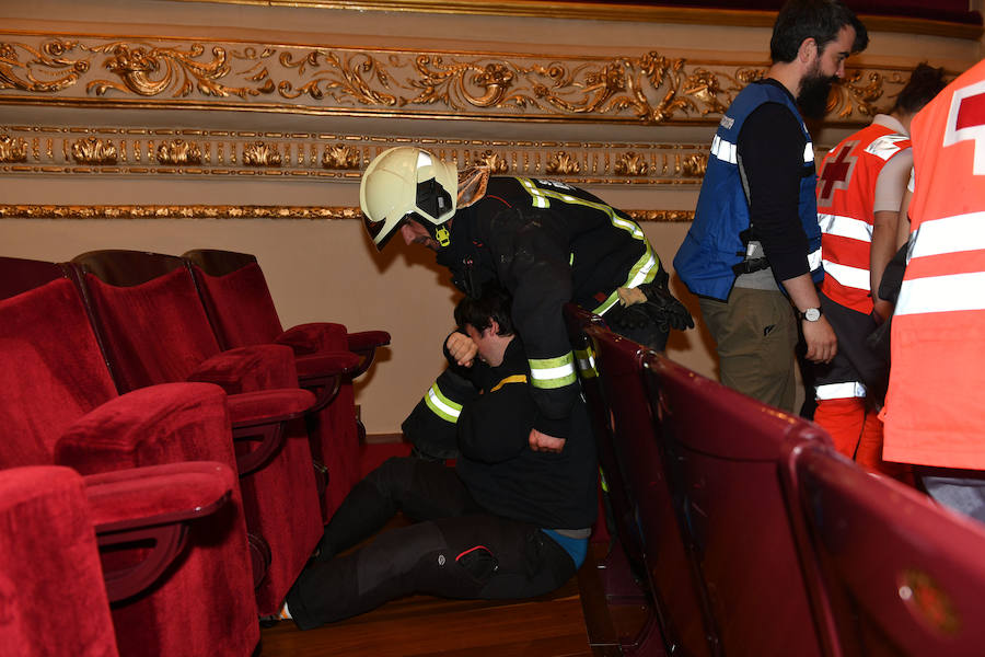 Fotos: Simulacro de incendio en el Teatro Victoria Eugenia