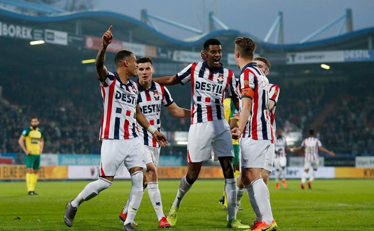 Alexander Isak celebra un gol con el Willem II de la Erdivisie. 