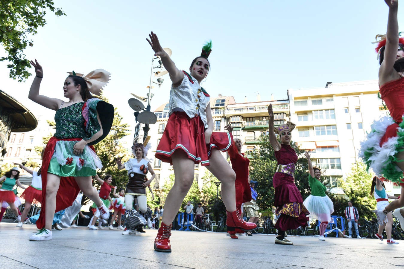 Este viernes ha comenzado una nueva edición del festial Olatu Talka que llena las calles de San Sebastián de actividades y eventos para todos los públicos