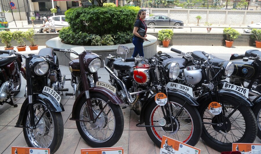 Bangalore celebra la Semana Internacional de la Motocicleta, en la que han participado hasta 63 países de todo el mundo para exhibir las mejores motocicletas, concebidas entre principios de 1900 hasta finales de los 80. 