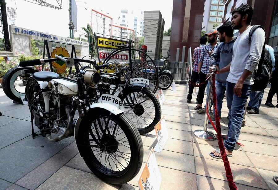 Bangalore celebra la Semana Internacional de la Motocicleta, en la que han participado hasta 63 países de todo el mundo para exhibir las mejores motocicletas, concebidas entre principios de 1900 hasta finales de los 80. 