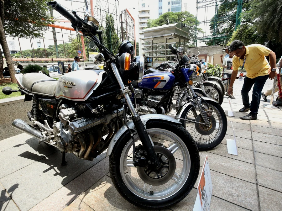 Bangalore celebra la Semana Internacional de la Motocicleta, en la que han participado hasta 63 países de todo el mundo para exhibir las mejores motocicletas, concebidas entre principios de 1900 hasta finales de los 80. 