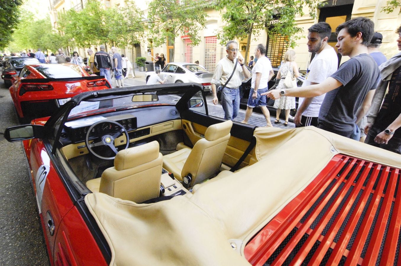 Donostia ha sido el epicentro del automovilismo clásico al celebrarse la tercera edición de la San Sebastián Circuit Spirit. Más de 80 vehículos clásicos, desde 1923 al 1969, y deportivos actuales de alta gama, han recorrido parte de Gipuzkoa y de Iparralde.