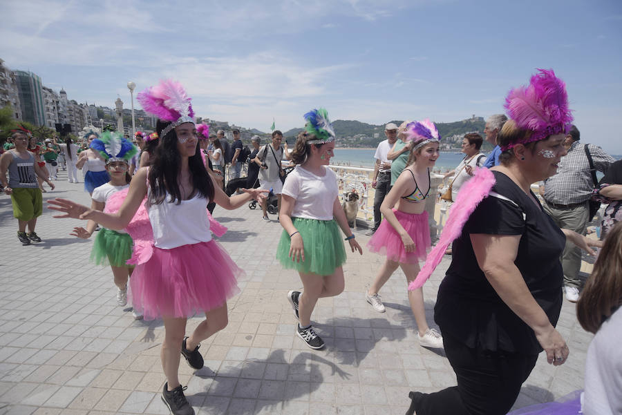Basoka, el minifestival musical que todos los años se celebra entre los árboles del bosque de Miramón, se ha convertido en una de las citas ineludibles de Olatu Talka. Esta vez Basoka recupera su formato habitual con funciones con un marcado color folkie, 