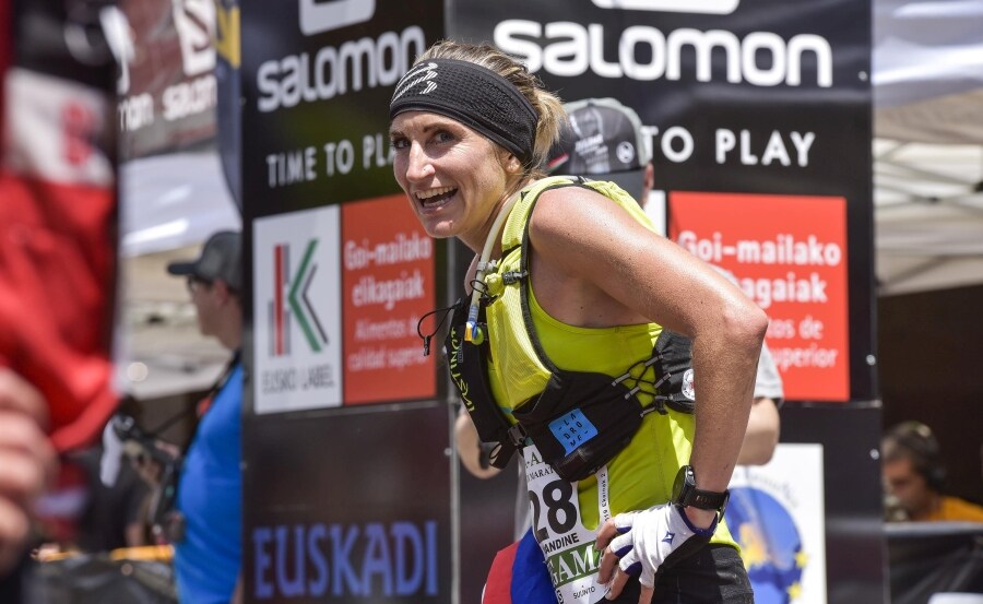 Zegama - Aizkorri ha recibido la visita de cientos de participantes y curiosos que han decidido disfrutar del buen tiempo con el mejor deporte al aire libre. 