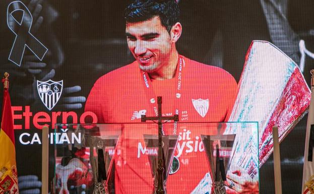 Capilla ardiente de José Antonio Reyes instalada en el estadio Sánchez-Pizjuán.