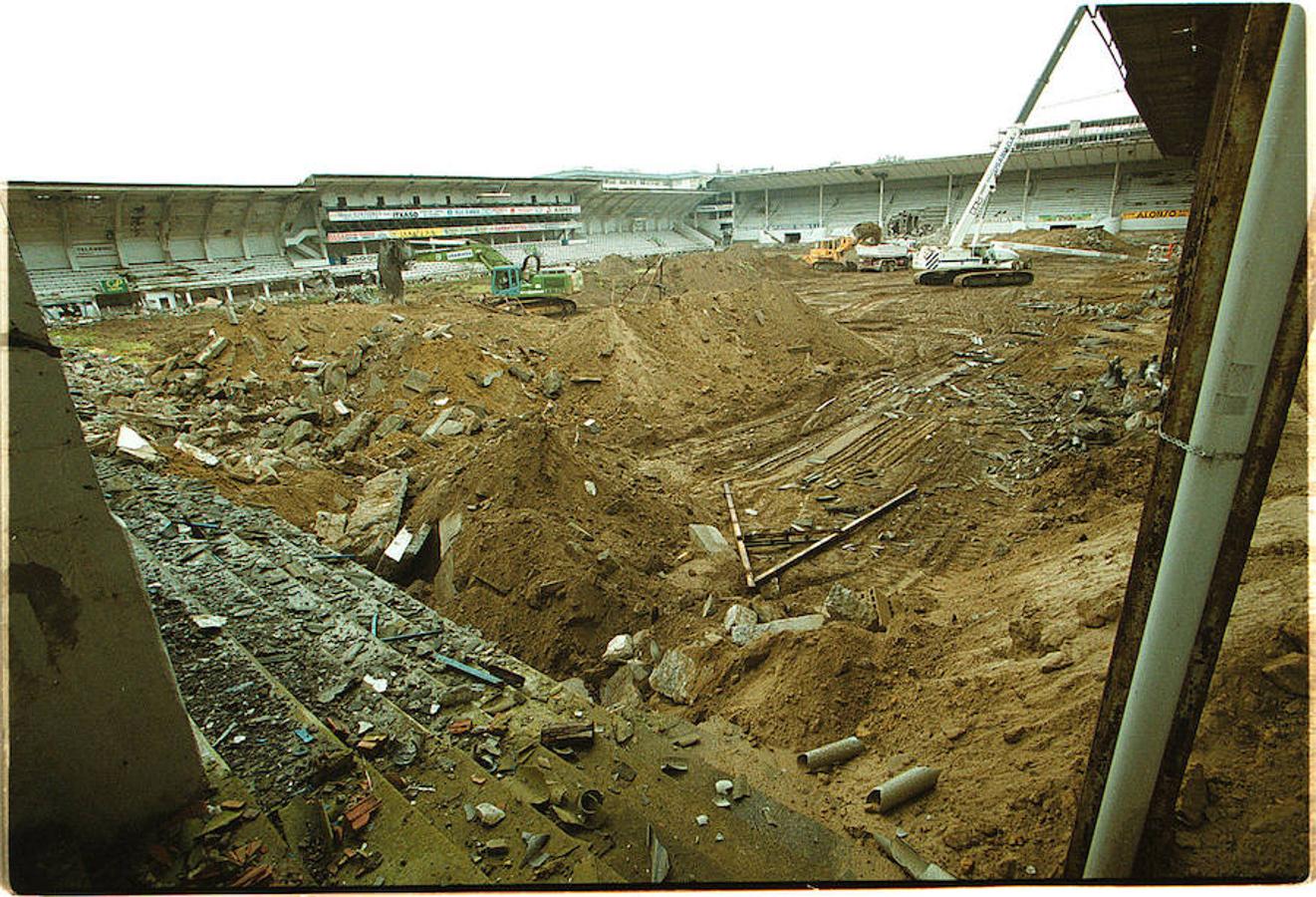 Se cumplen 20 años de que comenzara la demolición de Atotxa, hojar de la Real Sociedad hasta 1993 durante más de ochenta años.