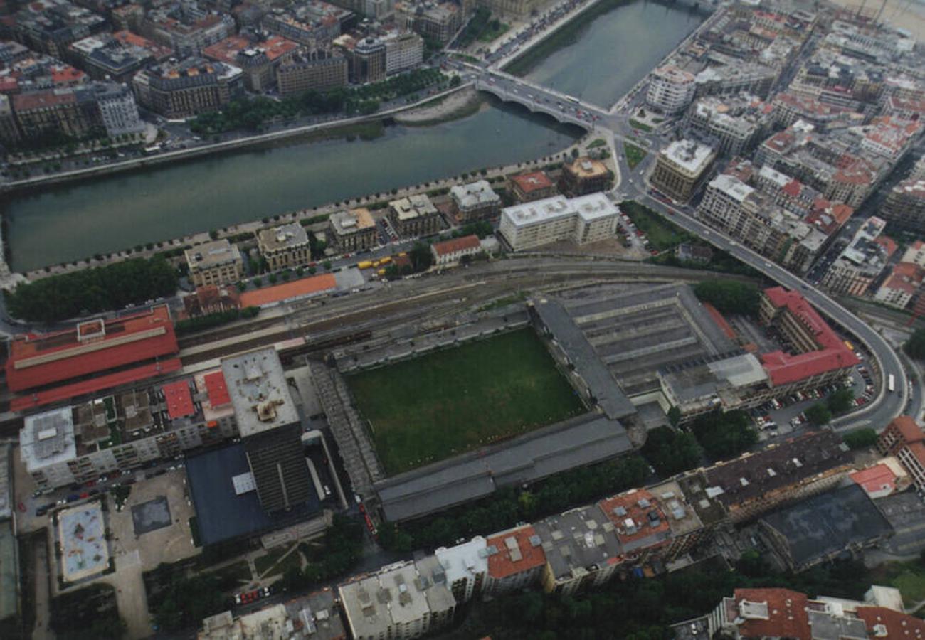 Se cumplen 20 años de que comenzara la demolición de Atotxa, hojar de la Real Sociedad hasta 1993 durante más de ochenta años.