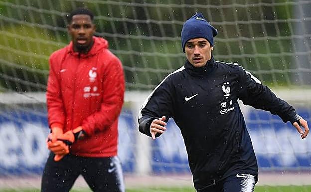 Antoine Griezmann, ayer en el entrenamiento de la selección de Francia en Clairefontaine. 