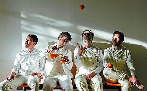 Ander Vildósola (batería), Ion Grijalbo (guitarra y voz), Ignacio Bilbao (guitarra y voz) y José Mari Lluch (bajo y voz).