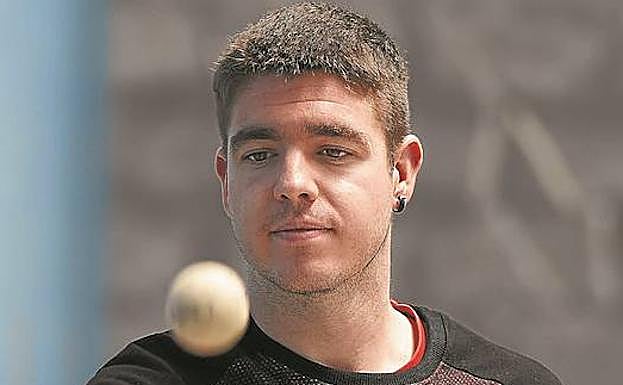 Iker Irribarria quiere prolongar la hegemonía de Aspe, su empresa, en los campeonatos.