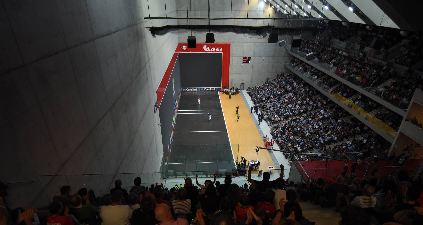 El de Arama se ha impuesto en una disputada final del Manomanista. Urrutikoetxea le ha plantado cara, pero el vizcaíno no ha podido con la fuerza del pelotari guipuzcoano.