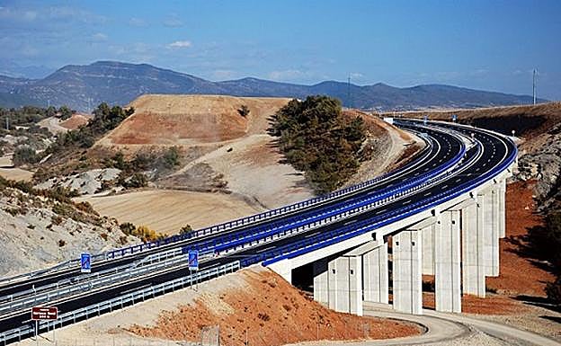 Uno de los viaductos de la A-21. 