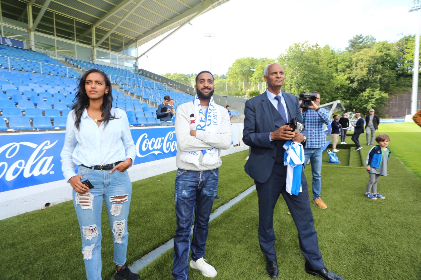 El delantero sueco firma hasta 2024. La Real Sociedad ha aprovechado su presentación para dar a conocer su nueva equipación para la temporada 2019/20